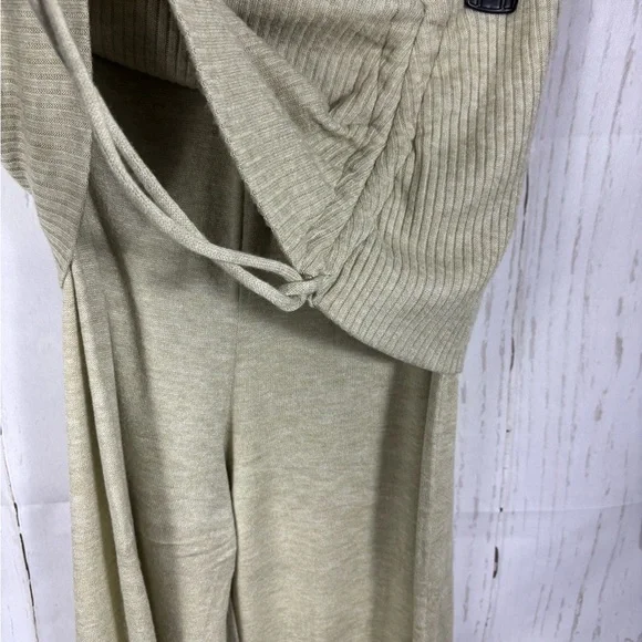 NWOT Forever 21 Avocado Green Tan Wide Leg Ruched Drawstring Fold over Pants - Picture 3 of 10